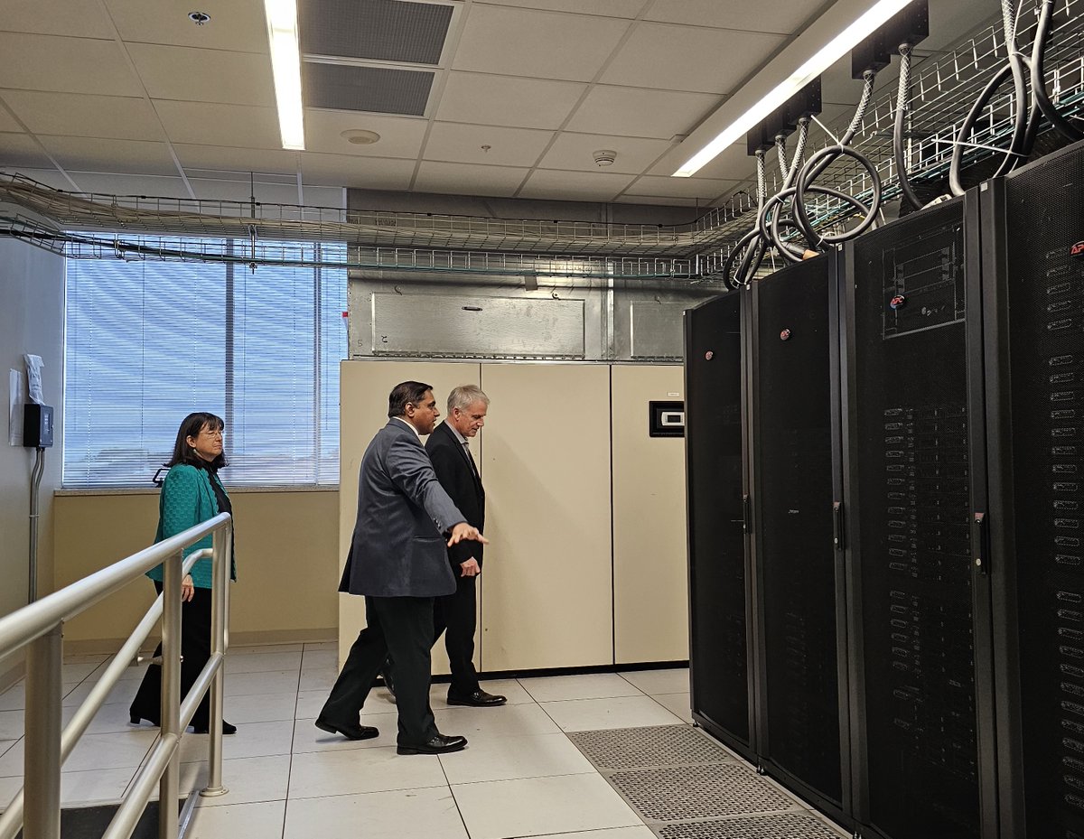 COSMOS (@cosmographers) on Twitter photo Jay Silveria, President of <a href="/UofA_System/">University of Arkansas System</a> & Christina Drale, Chancellor of <a href="/UALR/">UA Little Rock</a> toured the COSMOS Research Center. Prof. Nitin Agarwal, Director of COSMOS, showed its' pioneering social computing research. Read more: cosmos.ualr.edu/ua-system-pres… Jay Silveria, President of <a href="/UofA_System/">University of Arkansas System</a> & Christina Drale, Chancellor of <a href="/UALR/">UA Little Rock</a> toured the COSMOS Research Center. Prof. Nitin Agarwal, Director of COSMOS, showed its' pioneering social computing research. Read more: cosmos.ualr.edu/ua-system-pres…