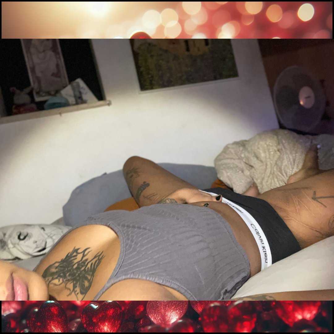 FREITAAAAAAAG naa habt ihr schon geile pläne für das wochenende ??😏 lässt es mich doch gerne wissen vielleicht bin ich ja deine Planung ❤️💋 <a href="/MDHRelationship/">MyDirtyHobby Relationship</a> <a href="/mydirtyhobby/">MyDirtyHobby</a> #FridayVibes #WeekendVibes