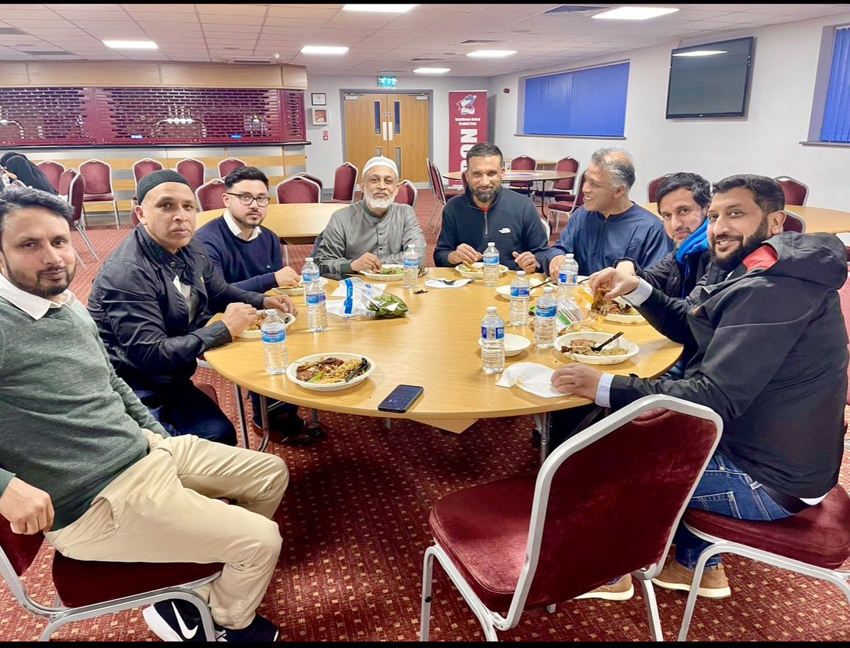 FfdIrons's tweet photo. The first Ramadan Iftar in collaboration with @SUFCOfficial @kickitout @chauhnz @WeAreTheFSA @IanSharp @GLYNSPARKS lovely to see so many new faces https://t.co/9WVP3plqRg