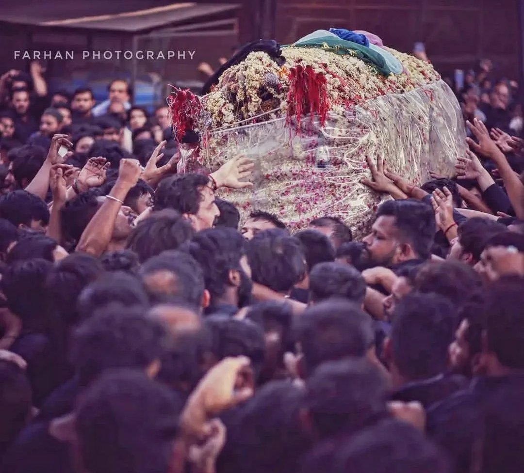 Aye Rozadaro Khaak Udao 

Taboot Uth Raha Hai Janab e Ameer Ka 💔😭
