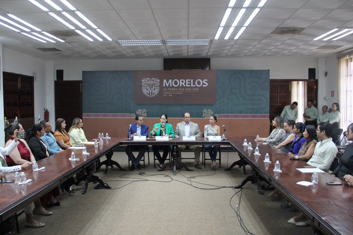 Sumamos esfuerzos para ofrecer más y mejores servicios integrales.📚

Celebramos la firma de convenio entre Cespa e Icatmor, que permitirá acercar a la población de los 36 municipios de Morelos más oportunidades educativas y de capacitación laboral.

#LaTierraQueNosUne