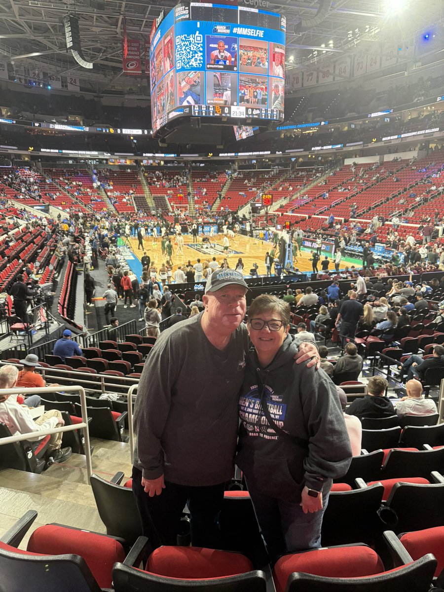 BillAnderson58's tweet photo. We’re here!!!  #RaleighNC #MMSELFIE https://t.co/RDzXXEVpTK