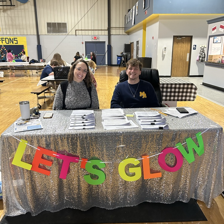 MAGriffons's tweet photo. Thanks to those that came out to our โLet your Love of Reading Glowโ Literacy Night! There were so many fun games and activities for all ages! It was a great night of family fun! #MAexcellence #readingmonth #MAcommunity #happykids https://t.co/Ndi8miYjof