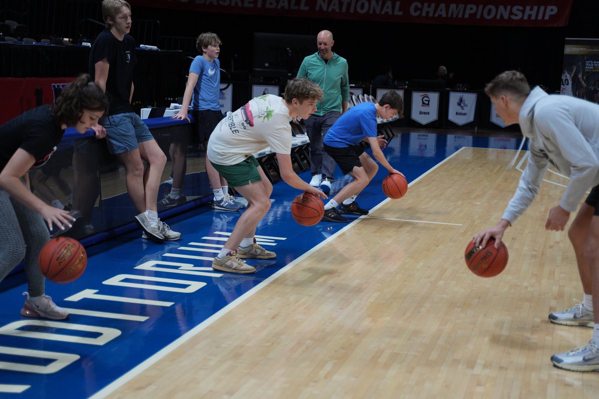 Great to participate in the <a href="/NAIA/">NAIA</a> Teaming Up For Character clinic this morning!
<a href="/GraceBasketball/">Grace Basketball</a> 

#NAIAMBB #LancerUp