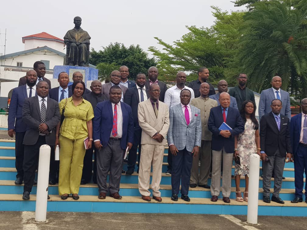 El #CICTE y la #UNGE firman un Acuerdo Marco de Cooperación para impulsar la investigación y el desarrollo en Guinea Ecuatorial. El acto contó con la presencia de sus máximas autoridades y concluyó con una foto de familia. #Ciencia #Educación #Cooperación