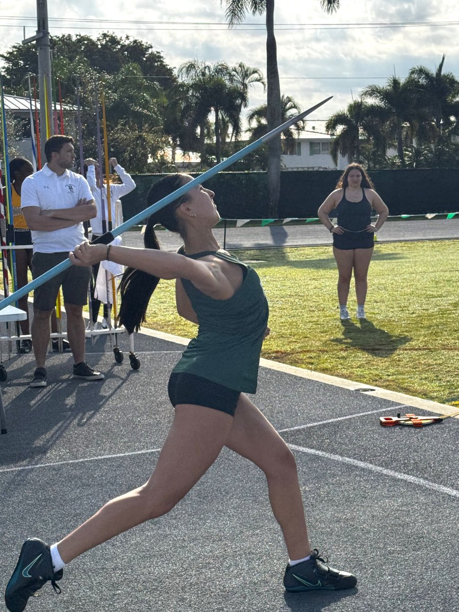 pinecresttrack's tweet image. Our javelin throwers are having a great start to the season!  Friedman &apos;26, 39.98m, Sauby &apos;27, 38.70m, Sundevall &apos;26, 38.55m!  Ranked 1-2-3 in the State!  #PCTrack #PCAthletics #PCPanthers
#PCAlumni