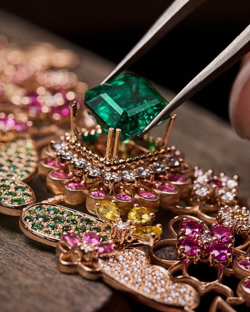 Woven with the virtuosity of a master storyteller, Dior Milly Dentelle by Victoire de Castellane for #DiorHauteJoaillerie awakens as a #DiorSavoirFaire love letter to nature's grandeur.