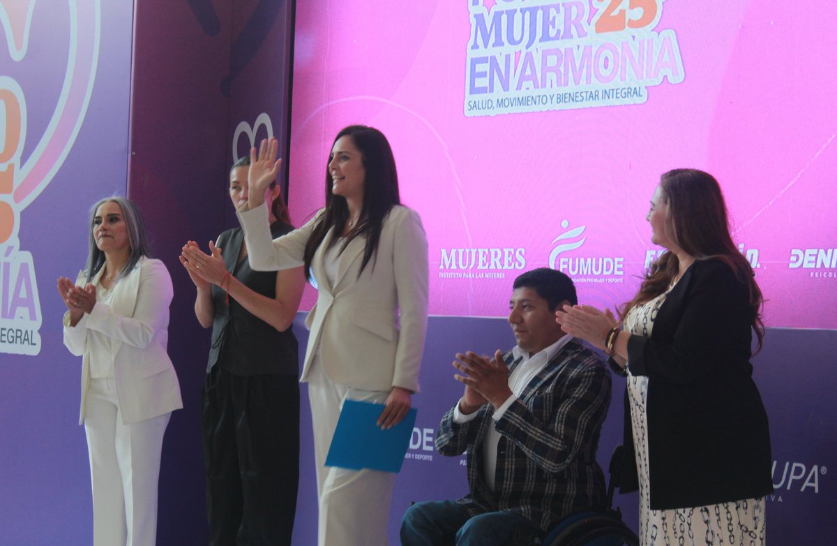 Oficialmente queda inaugurado el Foro #MujerEnArmonia 2025 💕🎊 

No olvides seguir la transmisión en vivo vía Facebook ➡️ facebook.com/share/v/1A83gz…