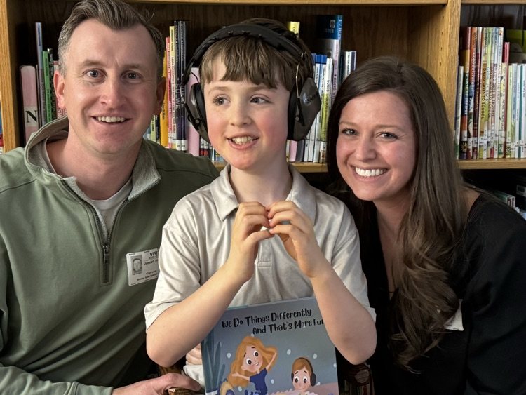 MarleyGlenAACPS's tweet photo. Carley Smith, author of the children's book We Do Things Differently And That's More Fun! visited today.  Not only is she an author, but the mother of Asher, a student here at Marley Glen! Thank you for sharing your time and talents with our students and staff! #AACPSAwesome https://t.co/y1KKllHrtv