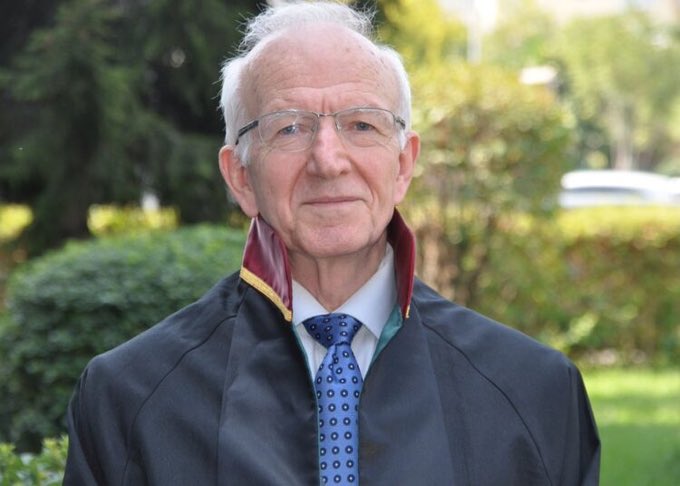 İstanbul 2. Asliye Hukuk Mahkemesi, İstanbul Barosu Başkanı İbrahim Kaboğlu'nu ve baro yönetimini görevden uzaklaştırdı.