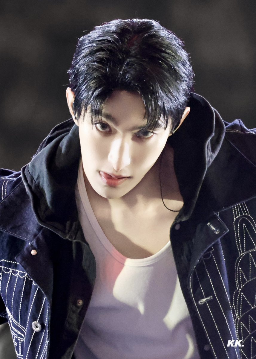 KyeomsBaekery's tweet photo. WTFFFF LEE DOKYEOM….. https://t.co/vujb5qAkR4