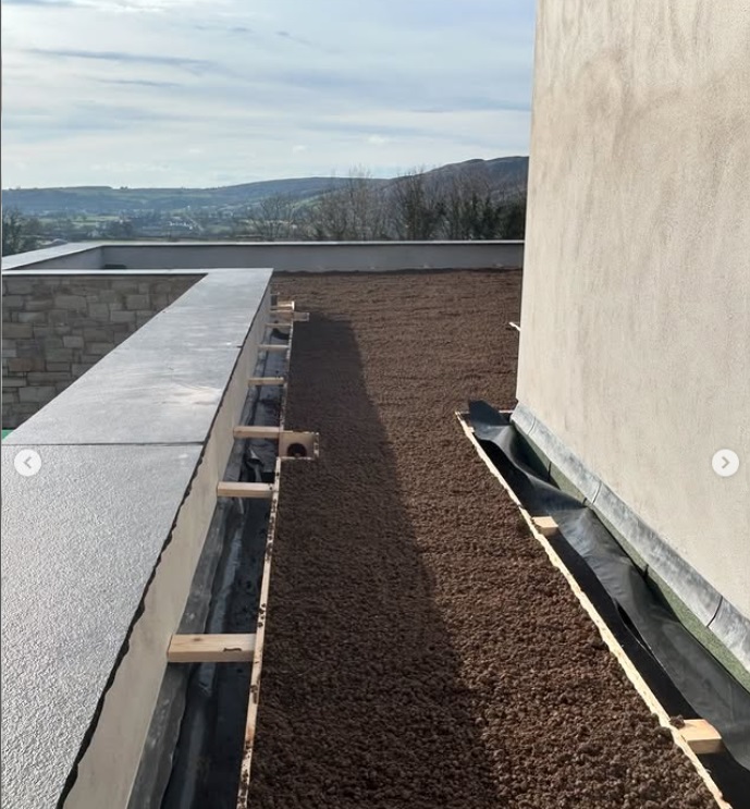 Irwins Green Roof Substrate is made up of free draining sand, green waste compost &amp; pumice. By using 40% pumice in the substrate it reduces the weight by 320kg per M3. This is a free draining, light &amp; nutrition-rich substrate with a neutral pH, ideal for flat roofs.