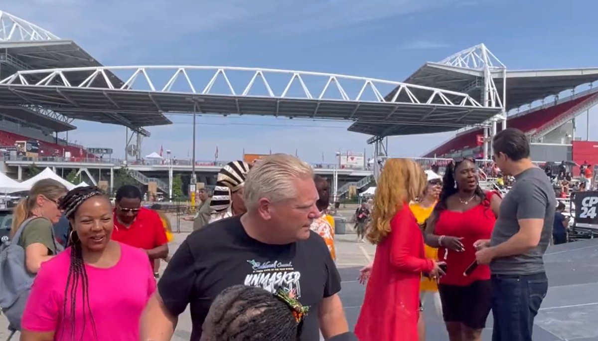 TDotResident's tweet image. "the first time I ever spoke to him"🤔