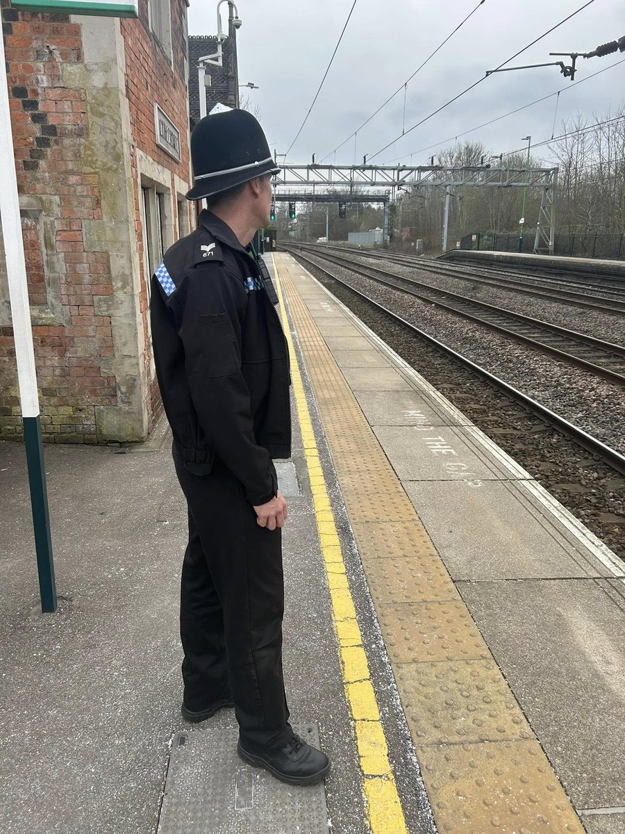 Foot patrols in Atherstone Town Centre.
Lovely to meet some locals and discuss issues 📷
#opresolve