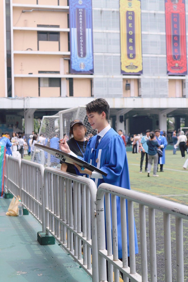 HoroPalace_TH's tweet photo. ( 📢 ) #PatJiGraduationDay 🔔
ขอให้เจ้าเด็กยิ้มกว้างแบบนี้ไปเรื่อยๆเลยนะครับ อย่าให้ใครมาทำลายความสดใสนี้ไปได้นะ 💙💙🤏🏻
🗓️ : 21.03.2025
𝗳𝗿𝗼𝗺 ; 𝐇𝗼𝗿𝗼𝐏𝗮𝗹𝗮𝗰𝗲 𝗥𝘆𝘂𝗷𝗶𝗻𝐏𝗮𝘁𝘁 𝗧𝐇
PATJI HIGH SCHOOL GRADUATION DAY
⋆。˚ #chira_patt ⤾ https://t.co/VhP2fT6mGx