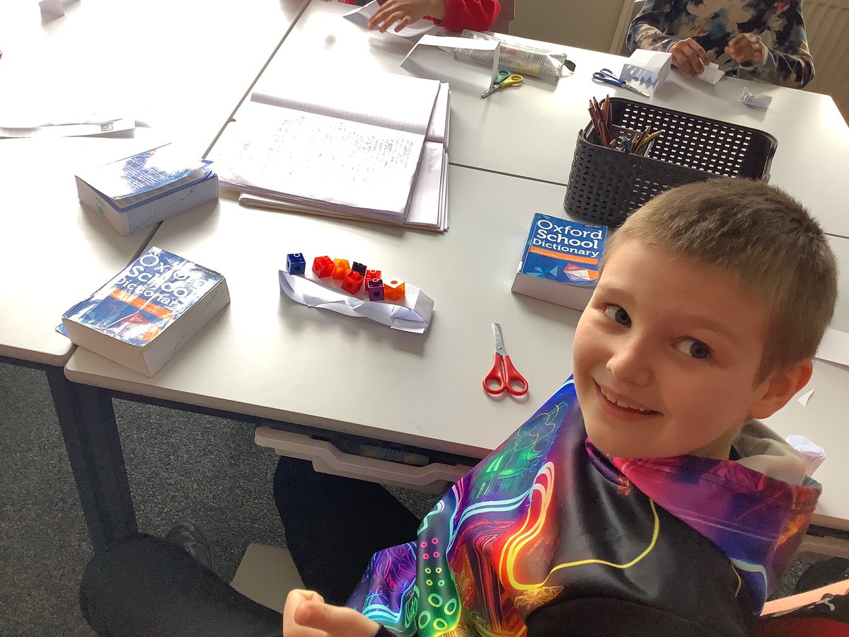 ReinwoodJuniors's tweet image. #RJS4D enjoyed learning about bridge structures in DT today and experimented with different designs to test for strength using paper and card #RJSDT