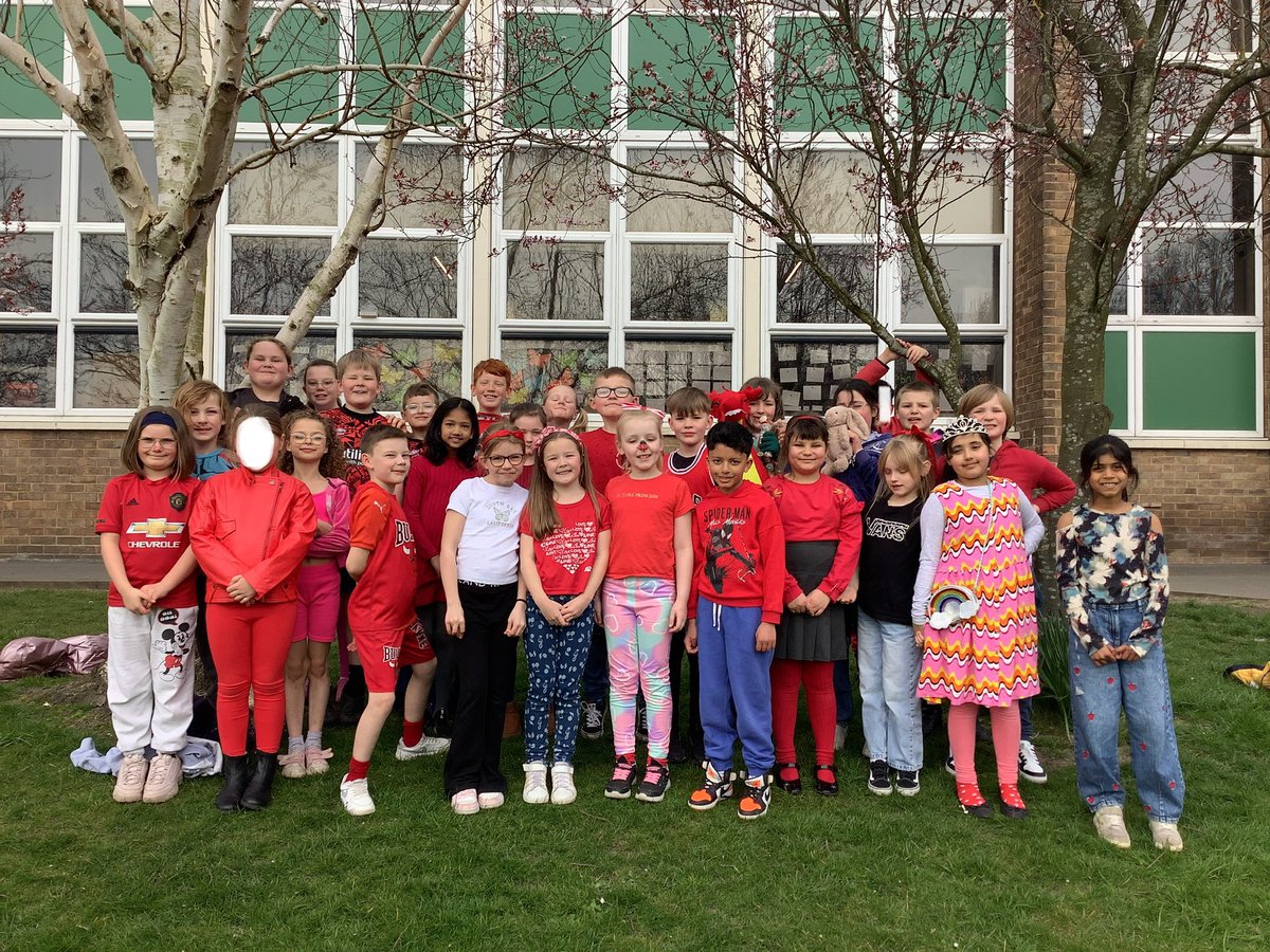 ReinwoodJuniors's tweet image. #RJS4D in red today for #RedNoseDay @comicrelief