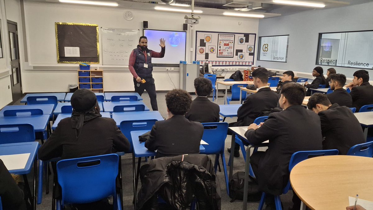 An inspiring and insightful session with FA mentor Pav Singh for our Year 10 Sport Science pupils! Engaging discussions on values, leadership, and representation in elite sport sparked thought-provoking conversations. ⚽️👏 <a href="/PSP_1976/">Pav Singh</a>#SportingExcellence #Ambition #FutureLeaders