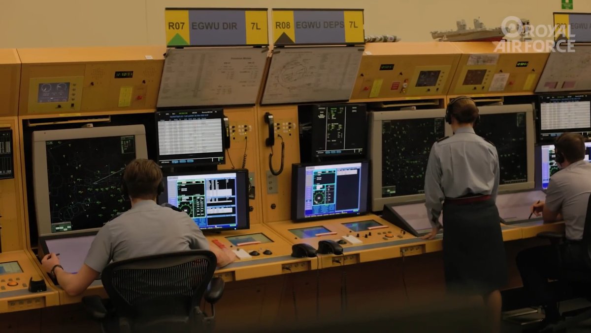 RoyalAirForce's tweet image. 🚦✈️ Today, RAF Air Traffic Controllers from 78 Squadron at NATS Swanwick have assisted their civilian counterparts to manage flights affected by the fire incident near @HeathrowAirport.

Our dedicated controllers stand ready to assist 24/7.

#Heathrow #WeEnable