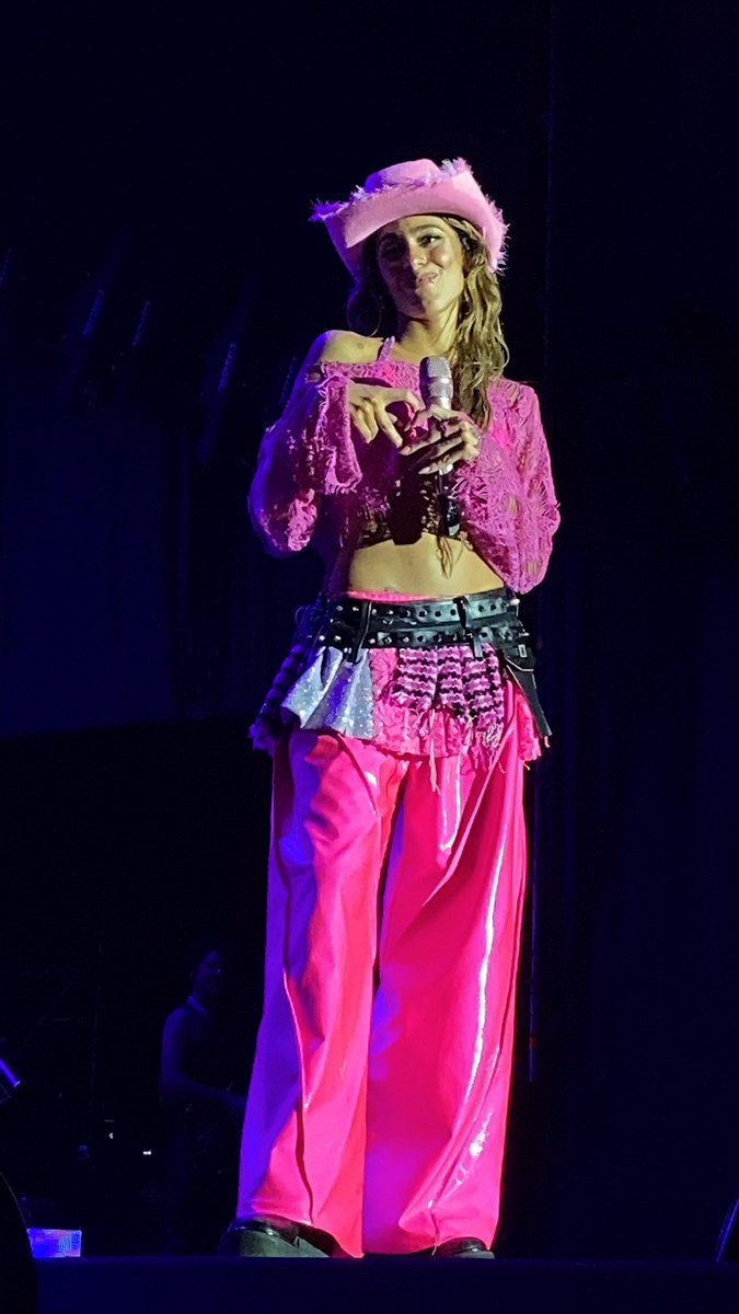 frenchtinista's tweet photo. feliz cumple reina @TiniStoessel tantos gracias por todo lo q haces y para embellecer mi vida 🥹 te deseo lo mejor, q seas feliz para siempre te amoooo 💗💗 https://t.co/DrQESjINVj