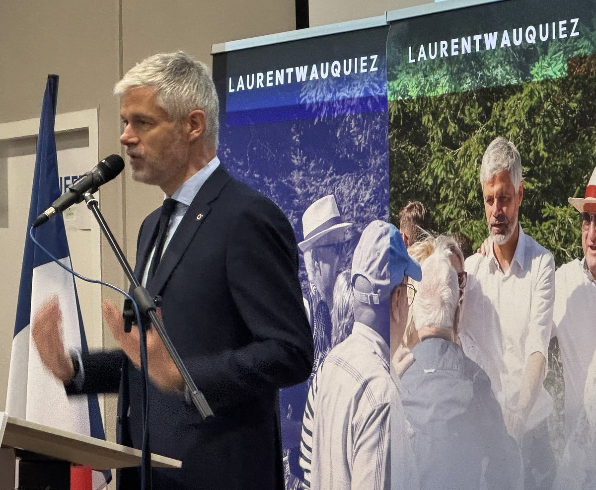 jpbrenas's tweet photo. À Royat, @laurentwauquiez a fait un tabac ! Une foule immense était au rendez-vous pour accueillir notre futur Président. Pas seulement des militants, mais aussi de nombreux citoyens, peu habitués aux cercles politiques, venus par conviction et avec enthousiasme ! @wauquiezteam https://t.co/bM5Glb5IUq