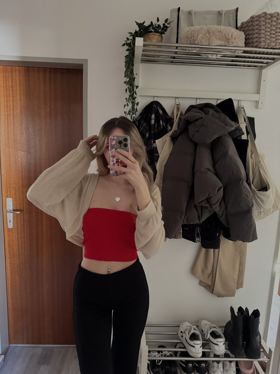 AIinaSenpaii's tweet photo. Hoffe ihr genießt auch das schöne Wetter heute :) https://t.co/tWxBzcDsfO