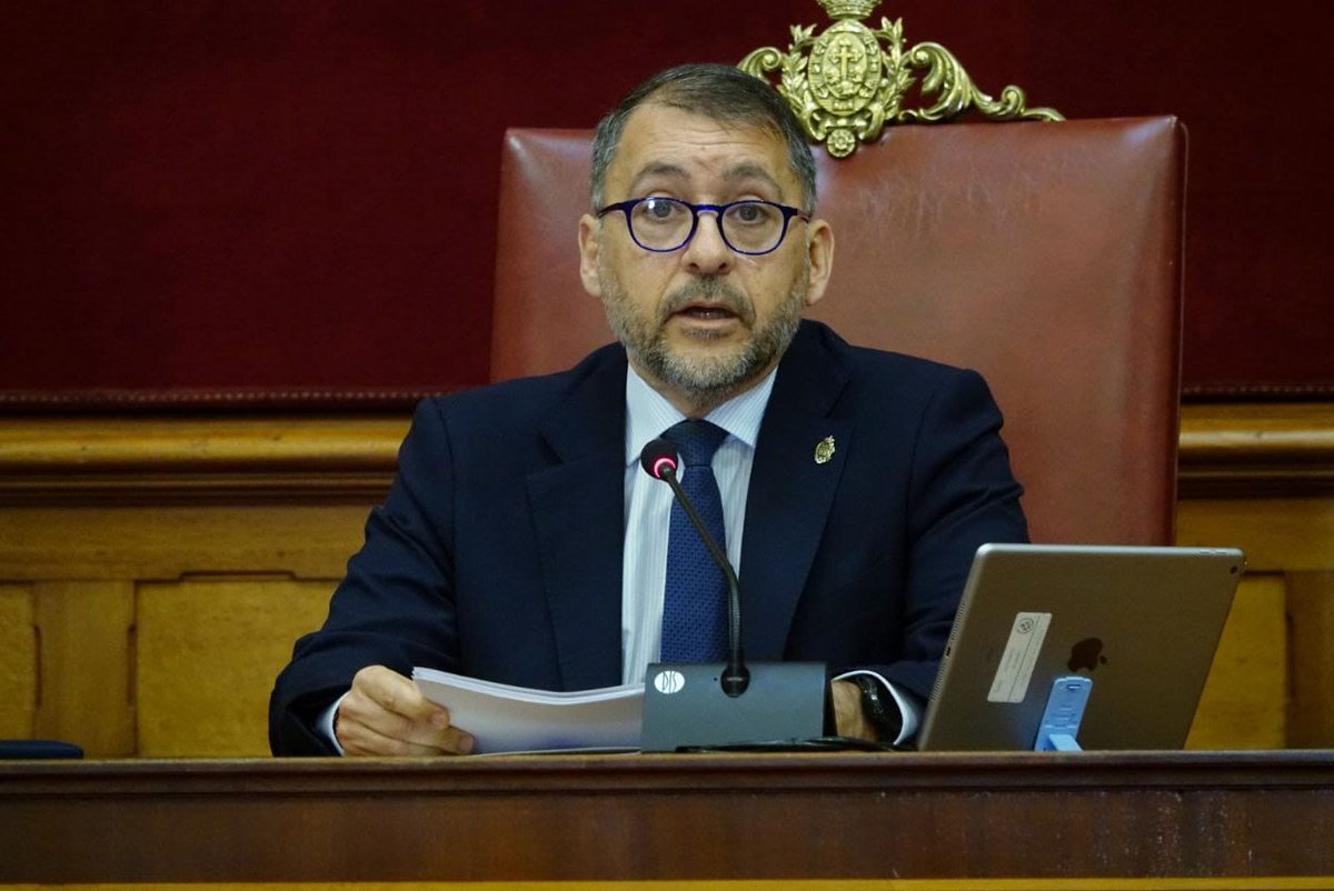 Señora Hernández con usted hay una paradoja: Cuando no gobierna saber cómo arreglar todo, cuando gobierna no arregla nada