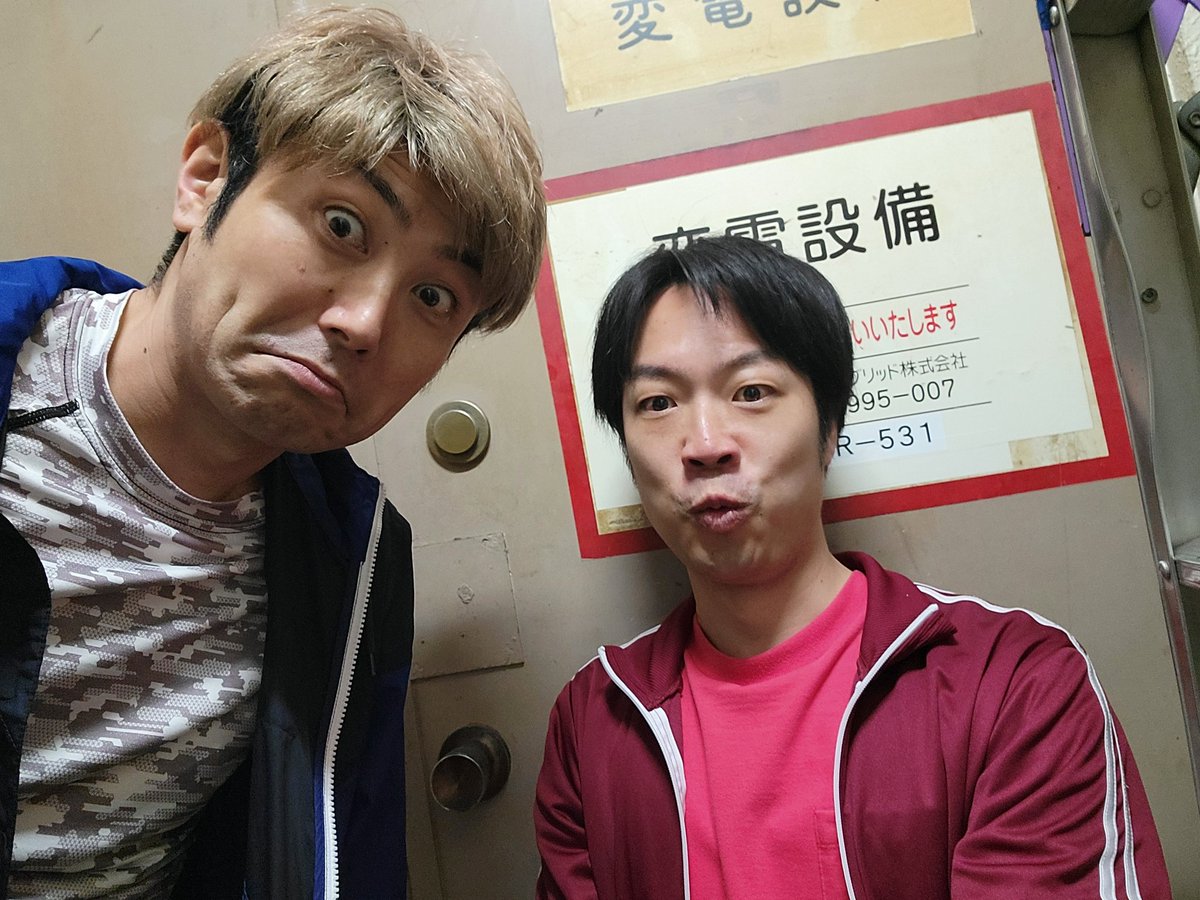 hanabuti_fla9s's tweet photo. #ぶた草の庭
今日の昼公演で折り返し。
今日の夜公演含め残り4回。

新鮮さを忘れず、楽しんで、挑戦して
残りも頑張ります。

まだお席ご用意出来る回もありますので、
是非！下北沢"小劇場楽園"へお越しください😄
[予約フォーム]
https://t.co/FQuGezh6L9

#道学先生劇団員自主企画公演 https://t.co/aZ4usVwFBG