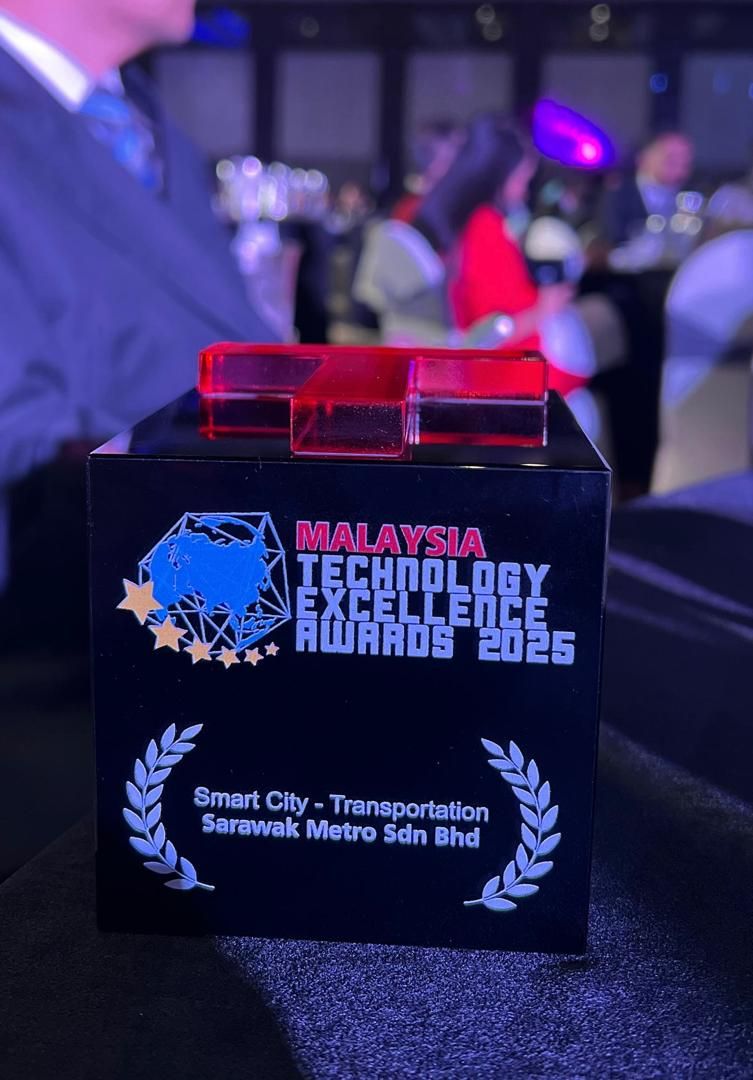 SarawakMetro's tweet image. This recent award will further inspire and motivate all of us at Sarawak Metro to complete our mission to transform and decarbonise our public transport system through green hydrogen technology.

@SEDCSarawak
#hydrogeneconomy
#hydrogenmobility
#MYTechExcellenceAwards

(2/2)
