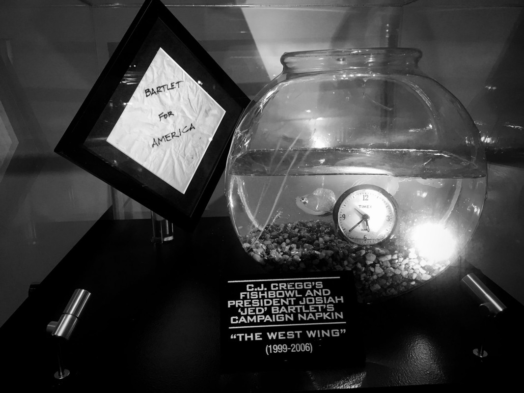 robemery's tweet photo. If you don't understand the fish and campaign napkin, then you don't know about The West Wing - and you haven't lived yet. Taken in the WB Studios in LA. I shall say no more...
.
.
.
.
#TheWestWing #BestProgrammeEverMade #CJCregg #WarnerBrothers #RecordProducer #RobertEmery https://t.co/KcTrHWWdTH