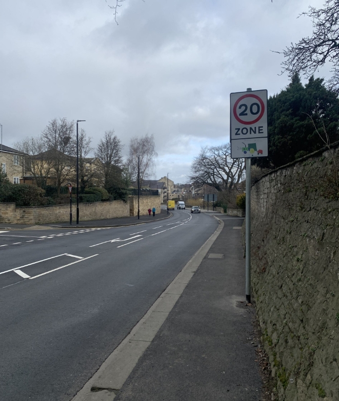 ConnectingLeeds's tweet image. New lower speed limits in Pudsey, Morley, Kippax, Meanwood, Rothwell and Wetherby help make town centres safer for everyone 🚶🏻‍♂️ 

In line with #VisionZero, we're prioritising pedestrian safety and supporting local business by making the environment better for walking &amp;amp; cycling.