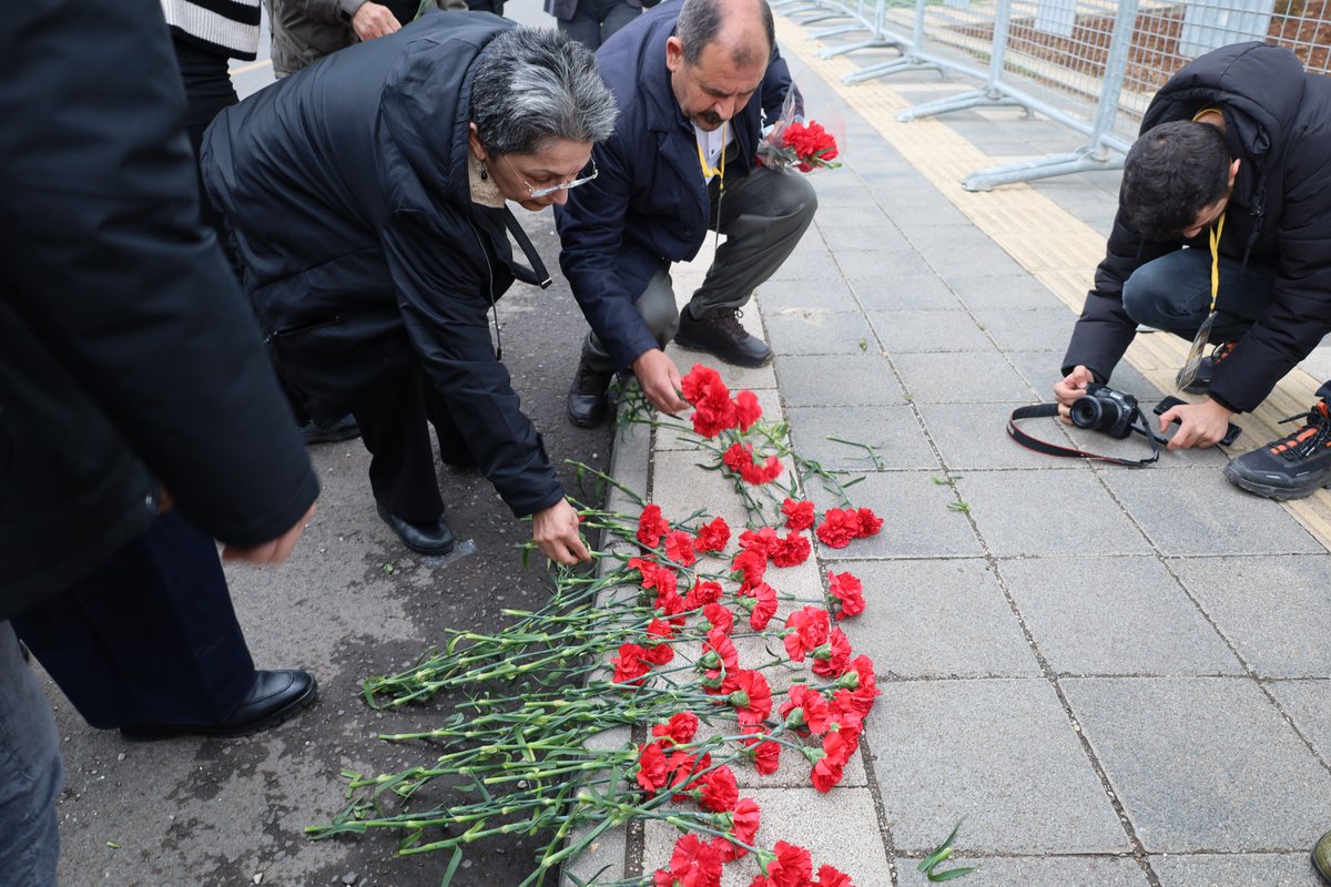 DEM Parti tweet media