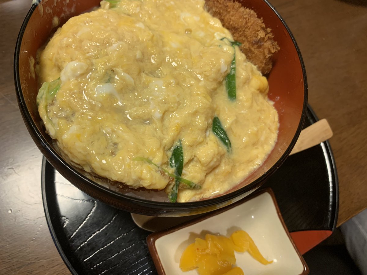 dnm_labo's tweet photo. 今夜は久しぶりに銀河食堂！
名物チキンカツサンド！奈良カツ丼！そして焼きそば！ https://t.co/K3No2j4TZ1