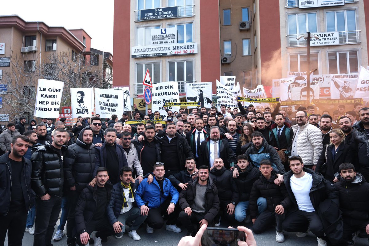 oldskoolfener's tweet photo. #SeviyoruzSeniCemGölbaşı https://t.co/b70fkbe4hX