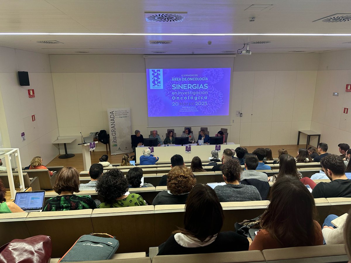 📢 Nuestro Presidente, Antonio Hermoso,  participó ayer en la mesa redonda de las VI Jornadas de Oncología, organizadas por el Instituto de Investigación Biosanitaria de Granada - ibs.GRANADA  y Fibao en la Facultad de Medicina.
#Oncología #Investigación #Pacientes  #Salud