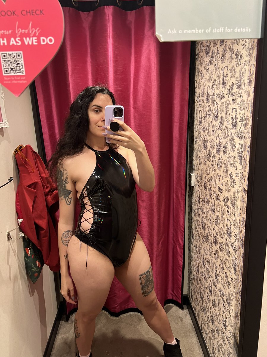 Octavia Fox🏳️⚧️🍑😘 (@ts_octavia) on Twitter photo Filmed a great shoot with <a href="/GroobyGirls/">GroobyGirls</a> <a href="/KalinLondon/">Kalin London 📷 🔞</a> yesterday - here’s one of the outfits I wore! 💜💜💜 Filmed a great shoot with <a href="/GroobyGirls/">GroobyGirls</a> <a href="/KalinLondon/">Kalin London 📷 🔞</a> yesterday - here’s one of the outfits I wore! 💜💜💜