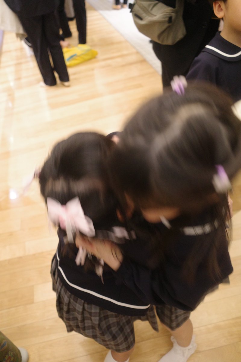 moriya_kentaro's tweet photo. 娘が卒園と同時にお引越し、大好きなお友達ともお別れ。昨夜、「生まれ変わってもまた佐賀でお友達と遊びたい」と涙を流し、寂しい思いをさせてしまったなと胸が締め付けられました。「また佐賀に行こうね」と約束しました。こんなにも大切な思い出をくれたお友達、佐賀の皆さん、本当にありがとう。 https://t.co/uL03qX3w4P