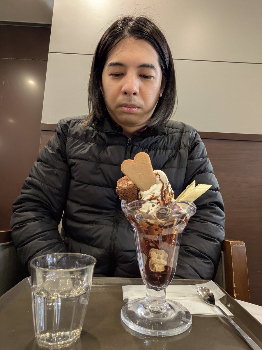c_maina_saida's tweet photo. 説教されるとは思ってなかったからパフェ頼んじゃった人
#せつない人モノマネ https://t.co/nEMMkw530A