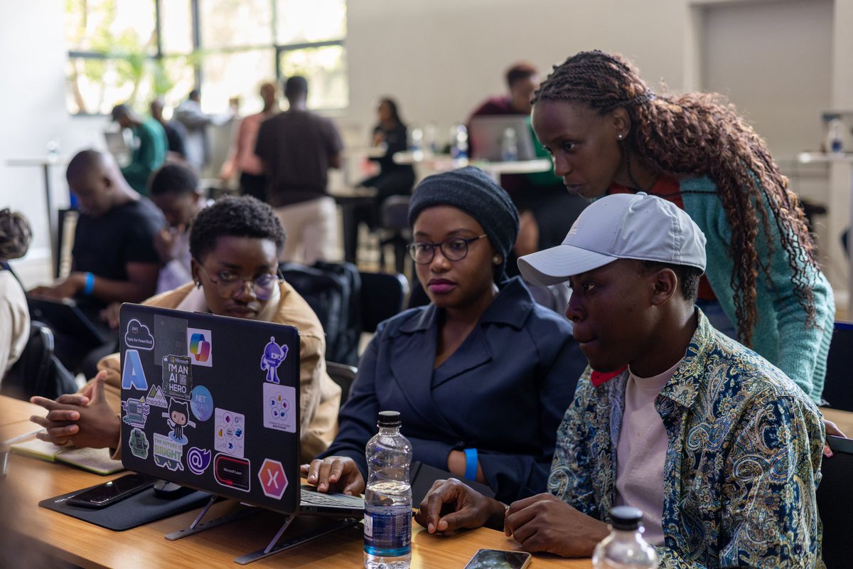 The #BuildWithAI <a href="/GDGJohannesburg/">GDG Johannesburg 🇿🇦</a> is more hands-on focused. Local techies learning &amp; applying 

We definitely love how they are collaborating &amp; assisting each other
