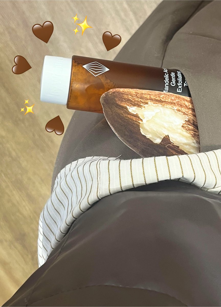 ᰔ갈웜 위시지기와 갈색 만델릭 토너의 만남 기쁘다ᰔ
NEW 만델릭 토너 런칭 후부터 모든 게 갈색에 둘러 싸였어요
예민 피부러인데 자극 없이 각질 관리 되니까 크으,,! 요겁니다👍요거👍 
(만델릭 토너 이벤트 곧!! 가져올게요)

👏🏻('ࠏ' )만델토 향한 무한 박수 갈채👏🏻('ࠏ' )
그러므로 이 만델토는