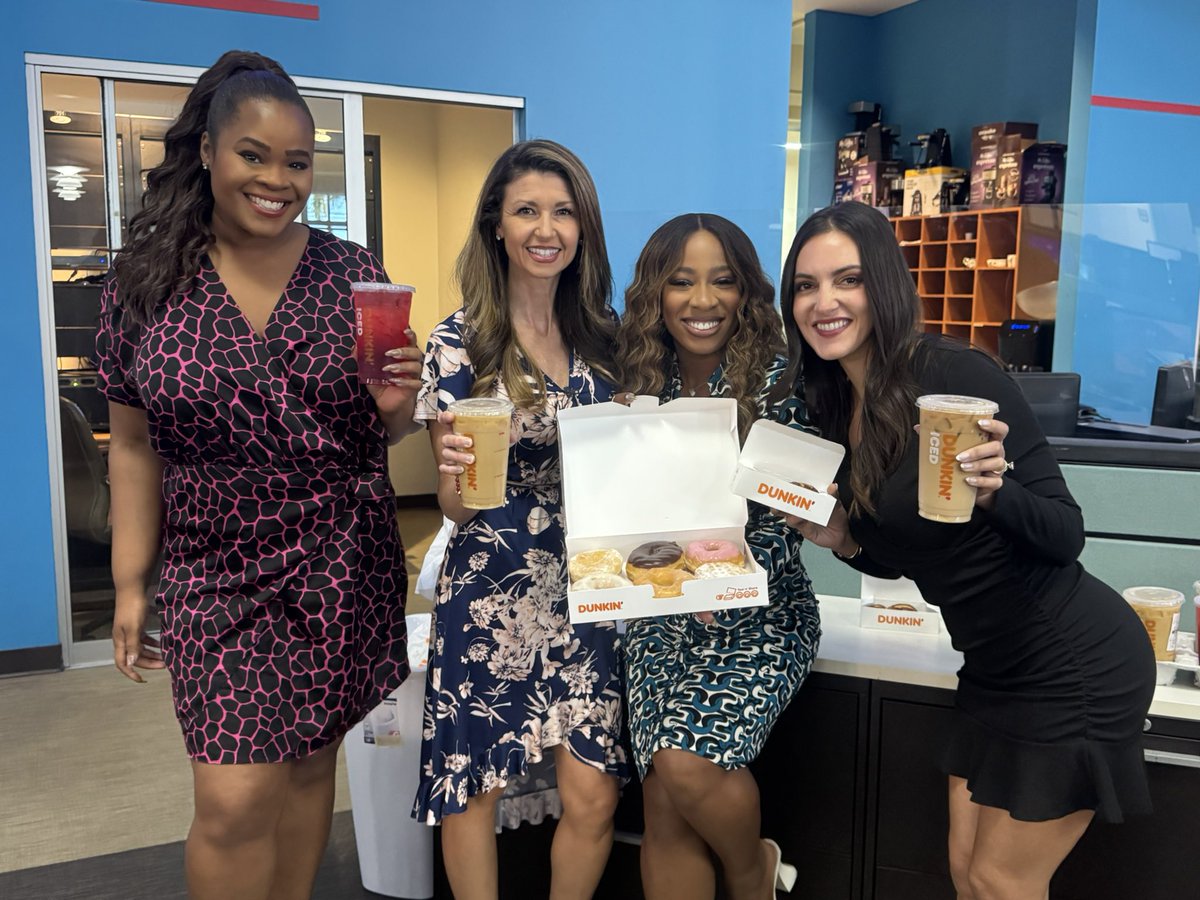 JulieDurdaWPLG's tweet image. It’s Officially Spring and @dunkindonuts spoiled us with new coffees and yummy donuts and sandwiches for the season!! Just what the ladies @alexfinnieWPLG @AFrazierWPLG @annaliesegarcia 
#durdarunsondunkin #TeamNoSleep