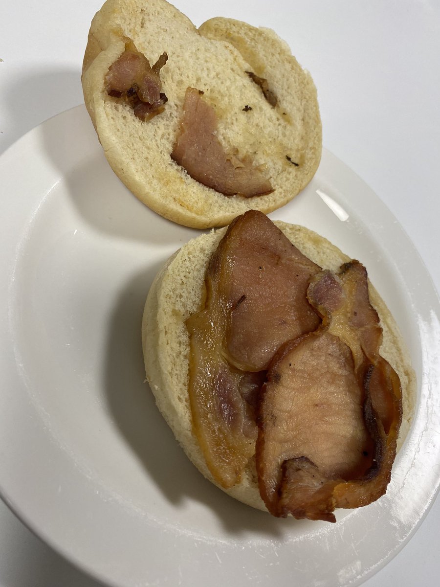 CSausagedogs's tweet image. Another quality presentation from @WHSmith at the bargain price of £3:95 … @UHSFT promoting healthy food and letting their space out to companies that sell this crap.