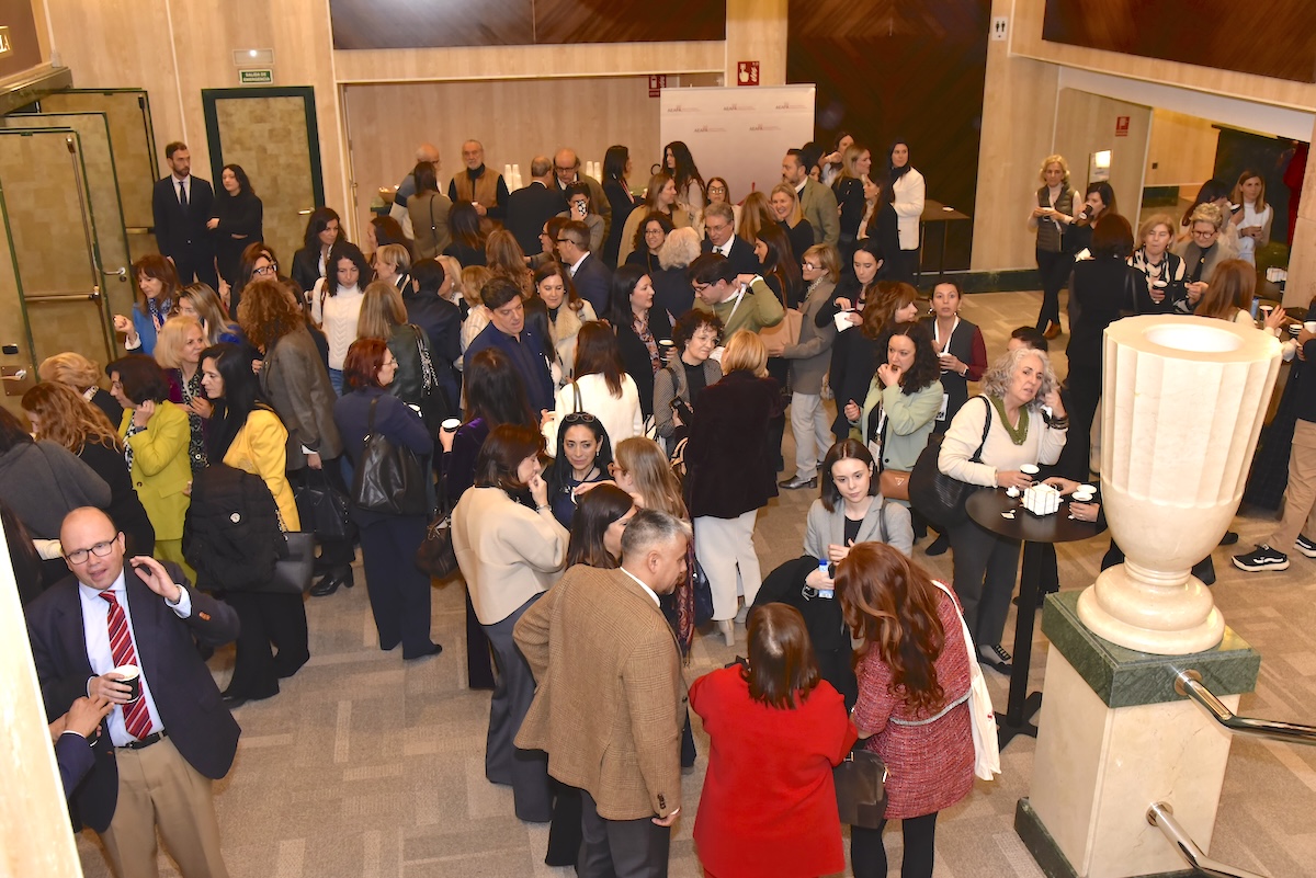 🗣️Crónica reciente de la jurisprudencia constitucional en relación con los procesos de Familia. Ponente: Milagros Aparicio Avendaño, magistrada letrada del Tribunal Constitucional. Modera: María José Sánchez <a href="/MariaJo98286563/">Maria Jose Sanchez</a>