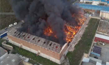 BarberaAndreu's tweet photo. Las #puertas #cortafuegos #andreubarbera  son sometidas a control por laboratorios acreditados, pero es necesario acompañar con el control de seguridad por parte de los establecimientos. 
Tecnifuego recomienda seguir una serie de medidas claves.
https://t.co/dDYP31s7da https://t.co/swQBKxJqsT