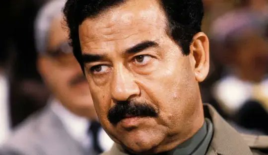 Saddam'ı yargılayan hakim; -Söyleyeceğin bir şey var mı? 
Saddam ; Adaletli bir mahkemede, adil yasalarla yargılanmak istiyorum. 
Hakim; İyide, bu yasaları biz koymadık, sizin yasalarınız...