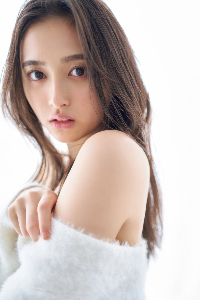 井上和𝟭𝘀𝘁写真集
