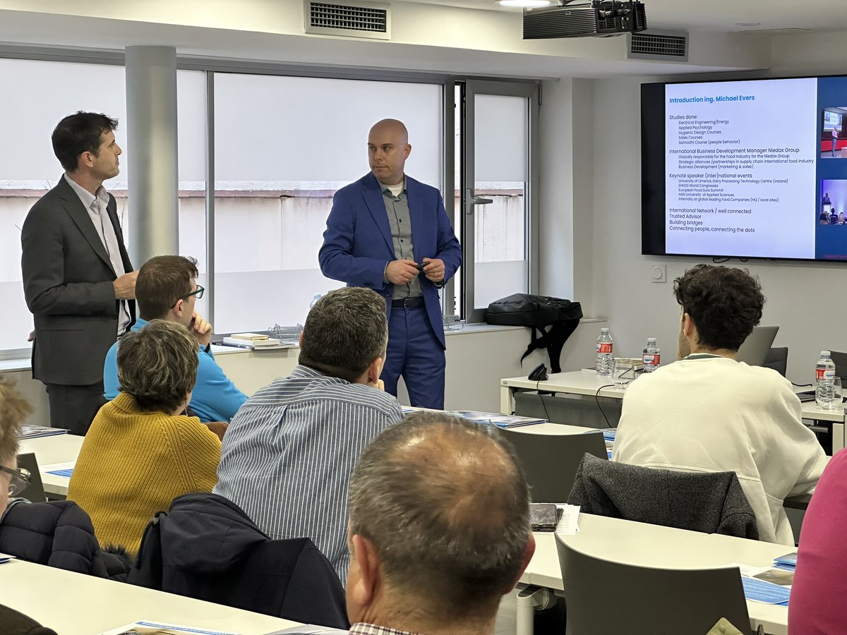 ingenierosva's tweet image. Gracias a @NiedaxG y Michael Evers por la reveladora jornada técnica sobre #cableado higiénico y normativa en el sector de la #alimentación que vivimos el pasado 19 de marzo en la sede colegial.

📰 Lee aquí la noticia: ingenierosvalladolid.es/el-experto-mic…