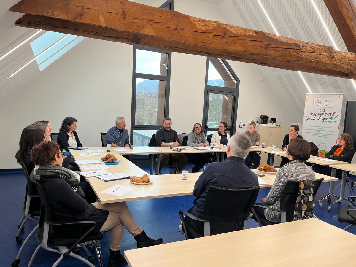 Bienvenue à <a href="/Udaf46/">UDAF 46</a> que nous accueillons aujourd’hui en Lozère afin d’échanger sur les méthodes de travail de chacun et chacune. Des échanges riches et constructifs pour tous les participants.
Un grand merci à eux d’avoir fait le déplacement et à nos équipes pour leur accueil.