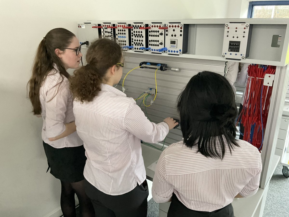 BGS CompSci Dept tweet media