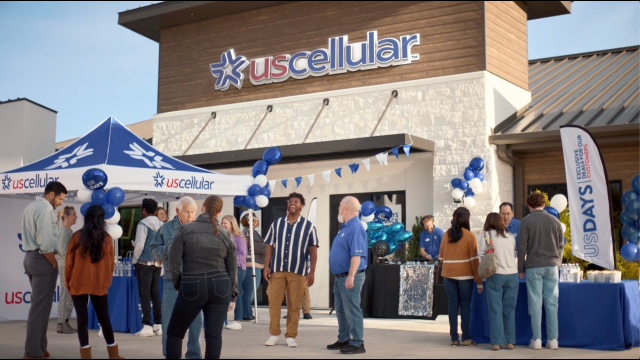 EUscellular's tweet photo. UScellular is celebrating our customers with US Days by giving them special rewards and exclusive deals. Are you part of the club? Learn more online or visit your closest store for more info. #usccemp https://t.co/xHYdTpUI5V https://t.co/PNP9q2J9R6